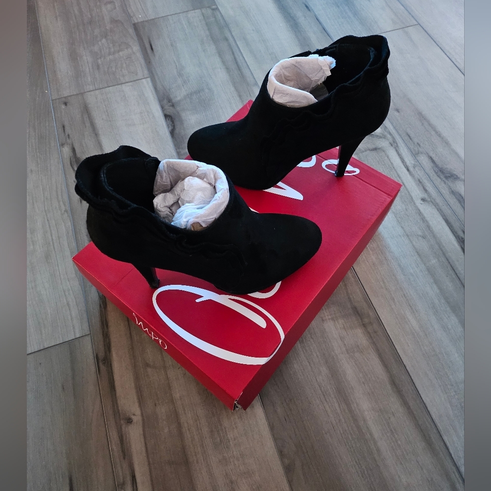 Impo Black Suedys